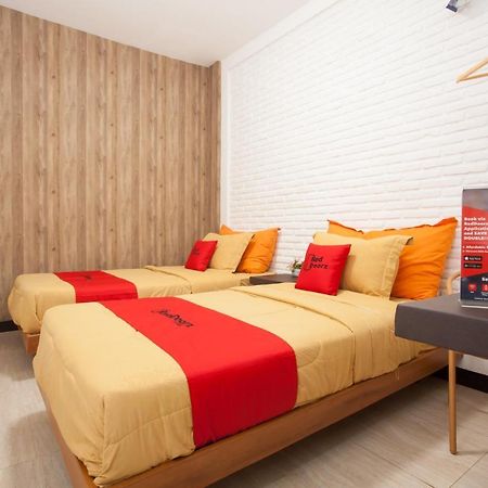 Reddoorz Near Museum Angkut Batu Hotell Batu  Exteriör bild