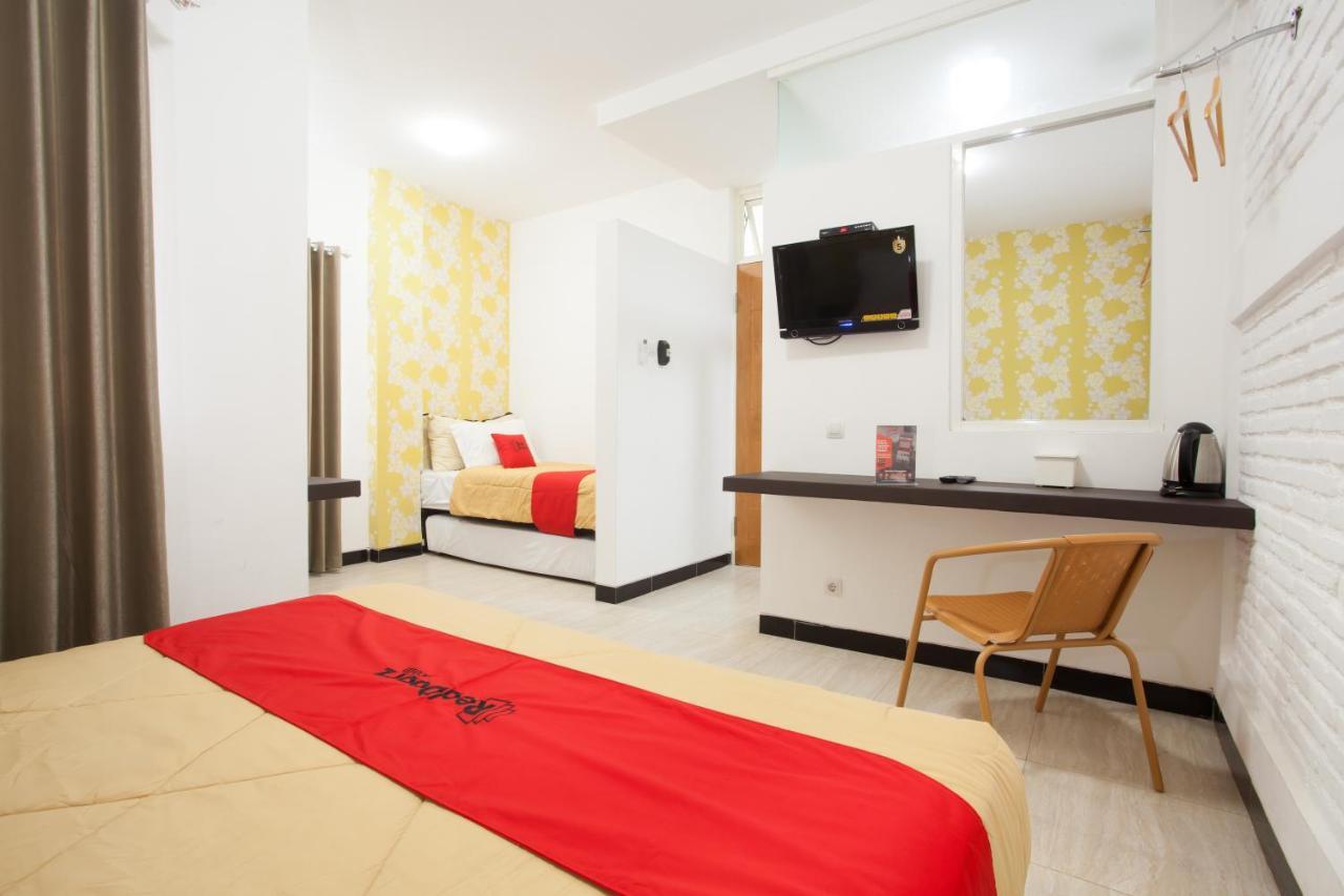 Reddoorz Near Museum Angkut Batu Hotell Batu  Exteriör bild