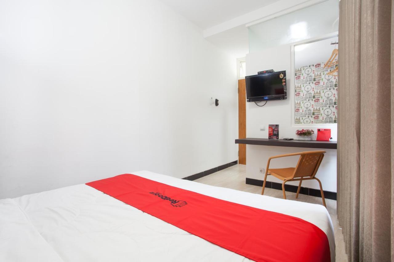 Reddoorz Near Museum Angkut Batu Hotell Batu  Exteriör bild